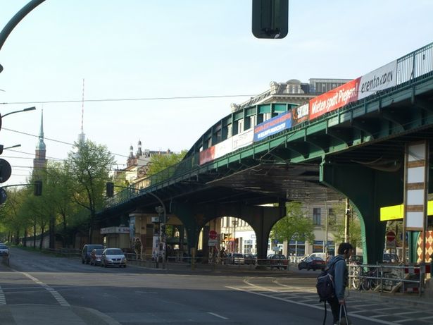 Bas 459 U 2 Brucke Schonhauser Allee Kreuzung Am U Bf Eberswalder Str Brueckenweb De Brueckenweb De